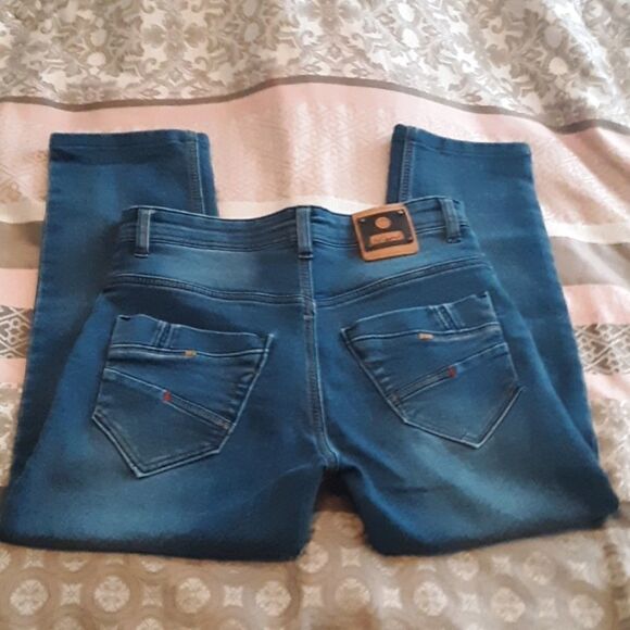 3/$20 Sale Forward Capri jeans - Picture 3 of 6